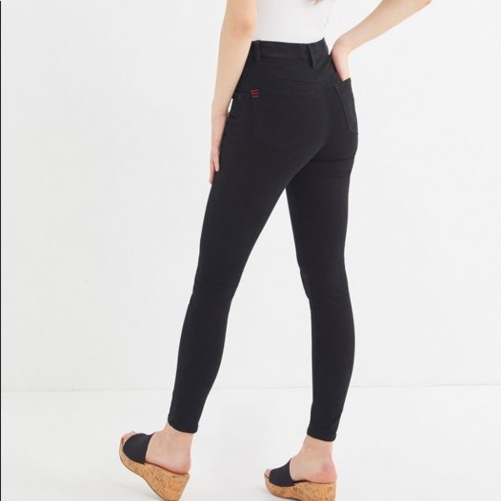 BDG Twig Seamed High-Rise Skinny Jean (Black)